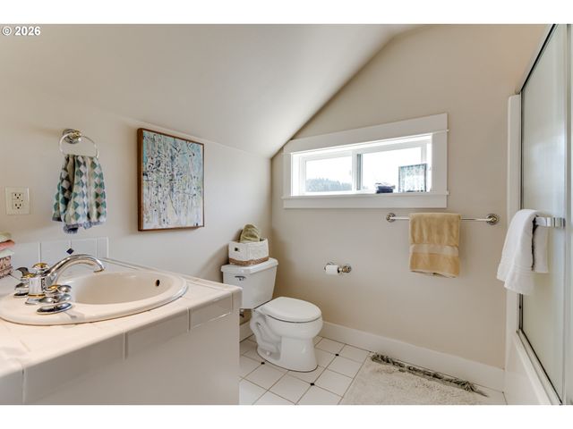 34386 MATHEWS Rd, Eugene, OR 97405