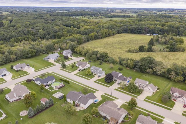 843 Prairie View DRIVE, Burlington, WI 53105
