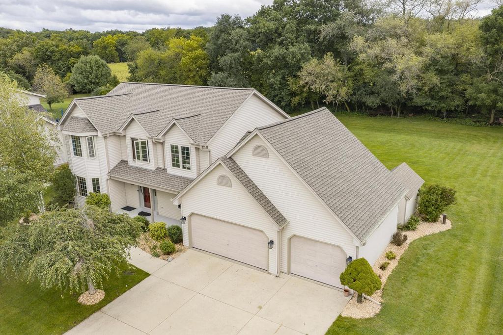 843 Prairie View DRIVE, Burlington, WI 53105