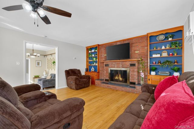 30 Lakeview Terrace, Mahopac, NY 10541