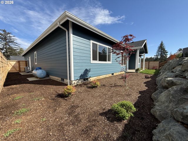 1232 LIGHTHOUSE Ln, Brookings, OR 97415