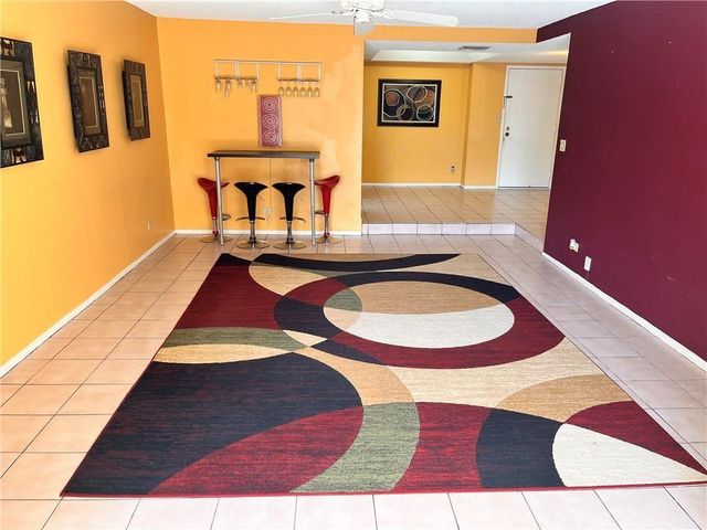 3690 Inverrary Dr 2C, Lauderhill, FL 33319