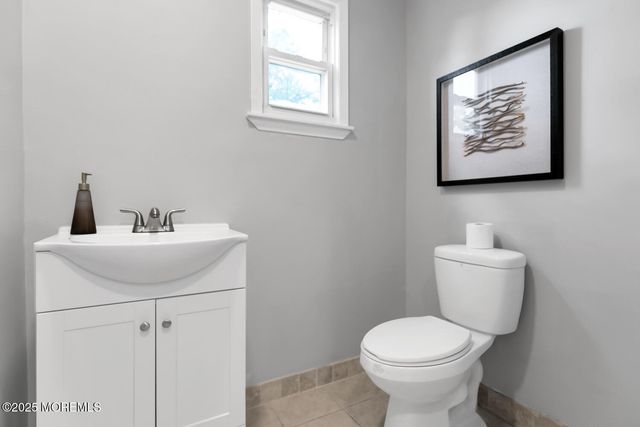 33 Grove Place, Keansburg, NJ 07734