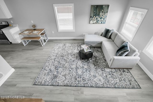 33 Grove Place, Keansburg, NJ 07734