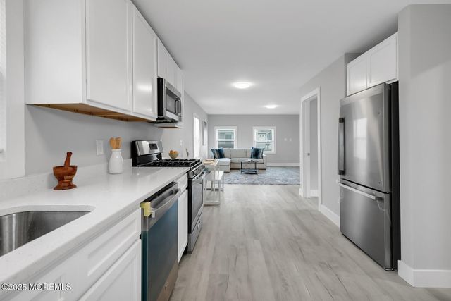 33 Grove Place, Keansburg, NJ 07734