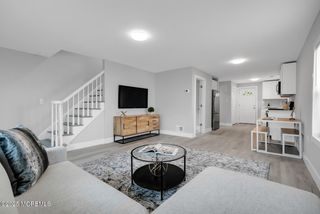 33 Grove Place, Keansburg, NJ 07734