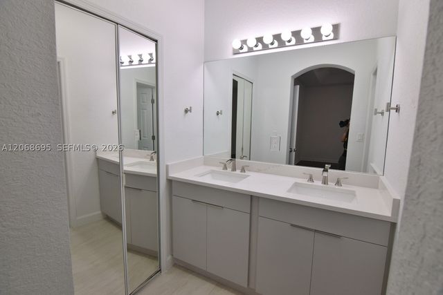 7855 NW 110th Ave 7855, Doral, FL 33178