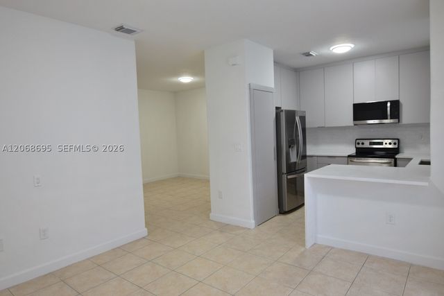 7855 NW 110th Ave 7855, Doral, FL 33178