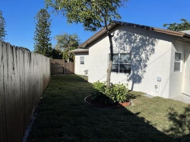 150 MANCHESTER Street, Boca Raton, FL 33487