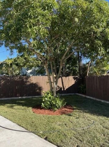 150 MANCHESTER Street, Boca Raton, FL 33487