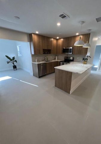 150 MANCHESTER Street, Boca Raton, FL 33487