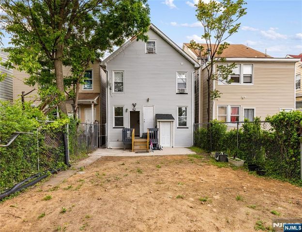 140 7th Street, Paterson, NJ 07522