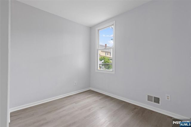 140 7th Street, Paterson, NJ 07522