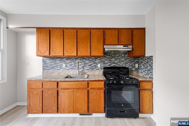 140 7th Street, Paterson, NJ 07522