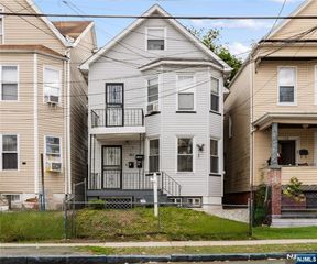 140 7th Street, Paterson, NJ 07522