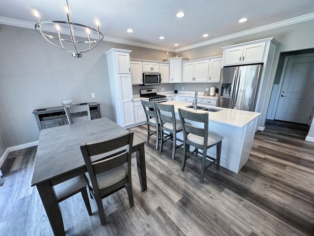 4007 Orchard Drive, Bettendorf, IA 52722
