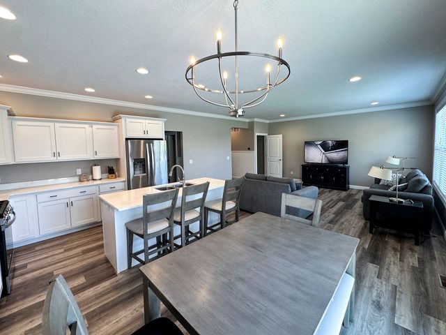 4007 Orchard Drive, Bettendorf, IA 52722
