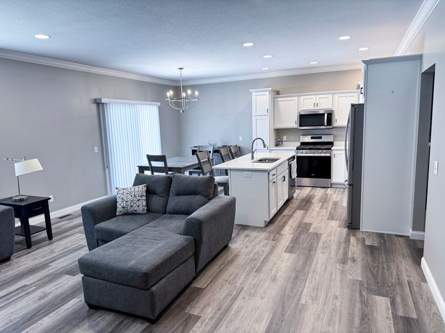 4007 Orchard Drive, Bettendorf, IA 52722