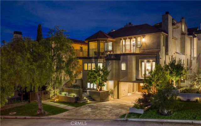 2204 Waterfront Drive, Corona Del Mar, CA 92625