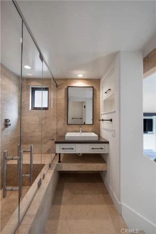 2204 Waterfront Drive, Corona Del Mar, CA 92625