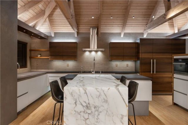 2204 Waterfront Drive, Corona Del Mar, CA 92625