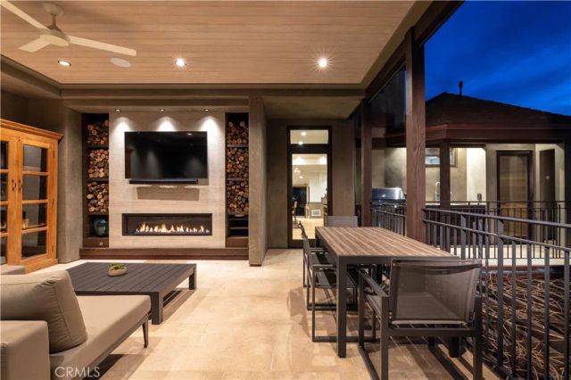 2204 Waterfront Drive, Corona Del Mar, CA 92625