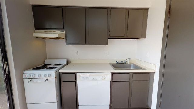 725 Peppertree Drive 30, Bryan, TX 77801