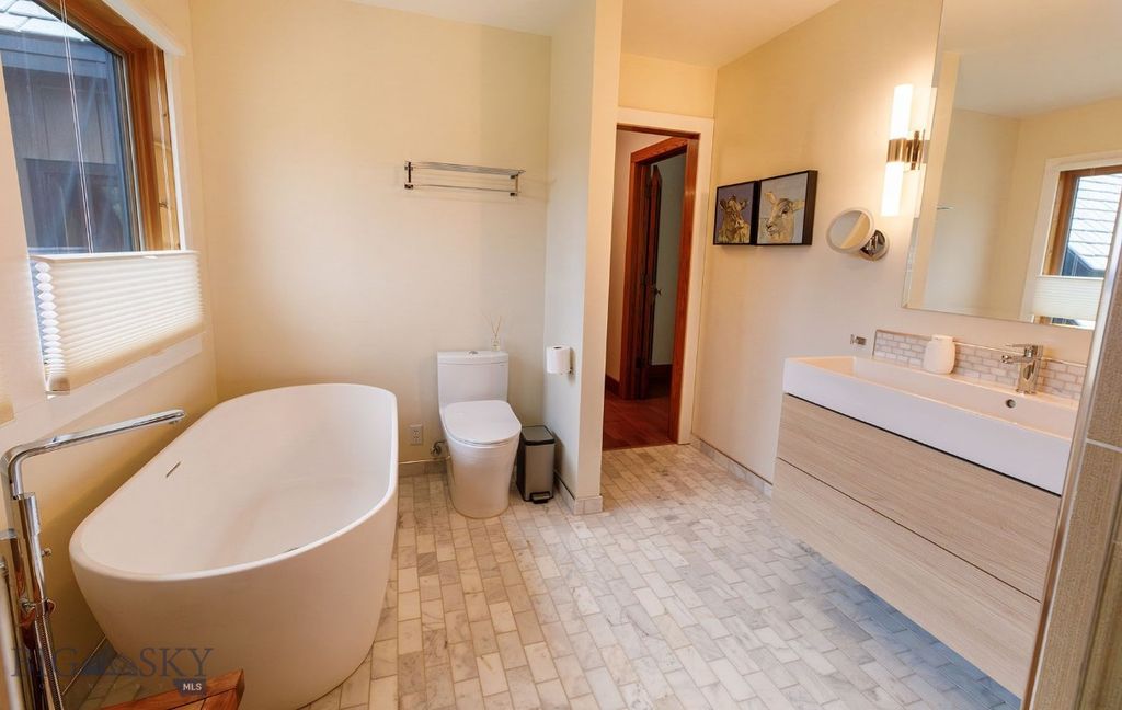 Address unavailable. photo 25