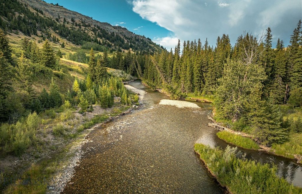 Address unavailable. photo 38