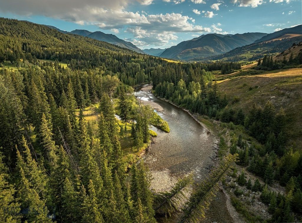 Address unavailable. photo 43