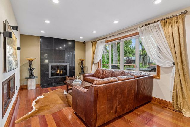 1836 Prior Avenue N, Falcon Heights, MN 55113