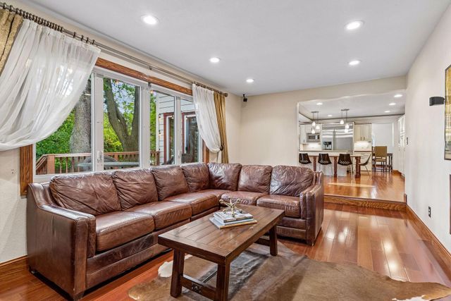 1836 Prior Avenue N, Falcon Heights, MN 55113