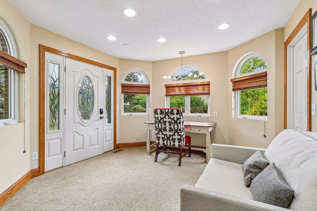 1836 Prior Avenue N, Falcon Heights, MN 55113