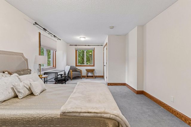1836 Prior Avenue N, Falcon Heights, MN 55113