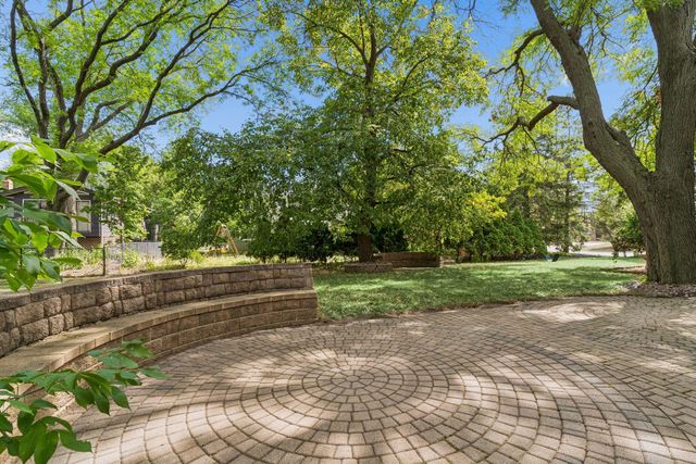 1836 Prior Avenue N, Falcon Heights, MN 55113