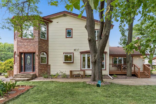 1836 Prior Avenue N, Falcon Heights, MN 55113