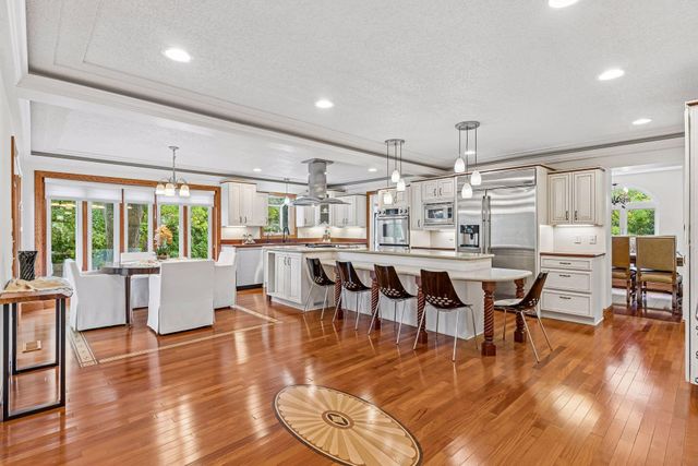 1836 Prior Avenue N, Falcon Heights, MN 55113