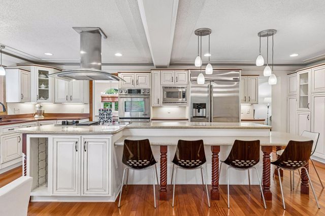 1836 Prior Avenue N, Falcon Heights, MN 55113