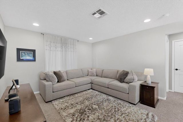 920 Turquesa Loop SE, Rio Rancho, NM 87124