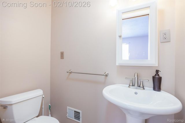 36610 Tessens Drive, Clinton Charter Township, MI 48035