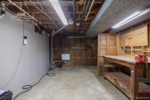 36610 Tessens Drive, Clinton Charter Township, MI 48035