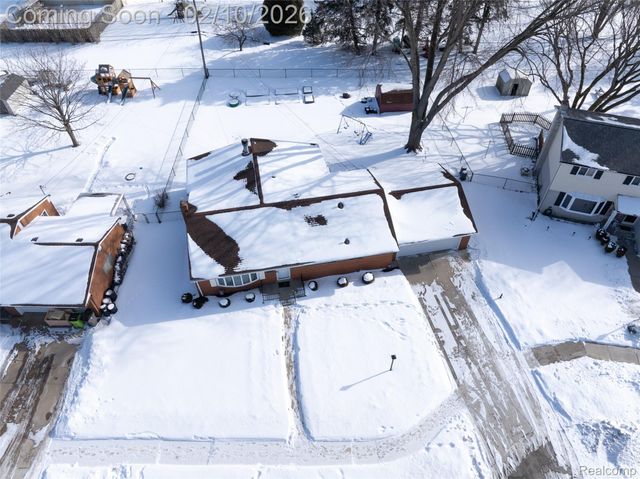 36610 Tessens Drive, Clinton Charter Township, MI 48035