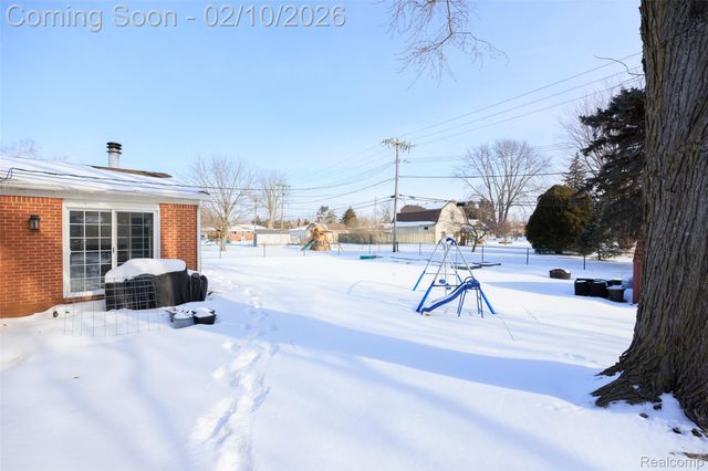 36610 Tessens Drive, Clinton Charter Township, MI 48035