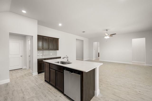 317 Comfort Drive, Godley, TX 76044