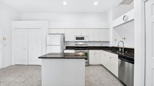 934 Pine Creek Circle NE, Palm Bay, FL 32905