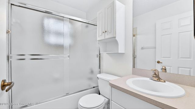 934 Pine Creek Circle NE, Palm Bay, FL 32905