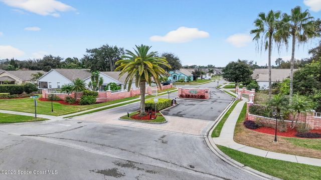 934 Pine Creek Circle NE, Palm Bay, FL 32905