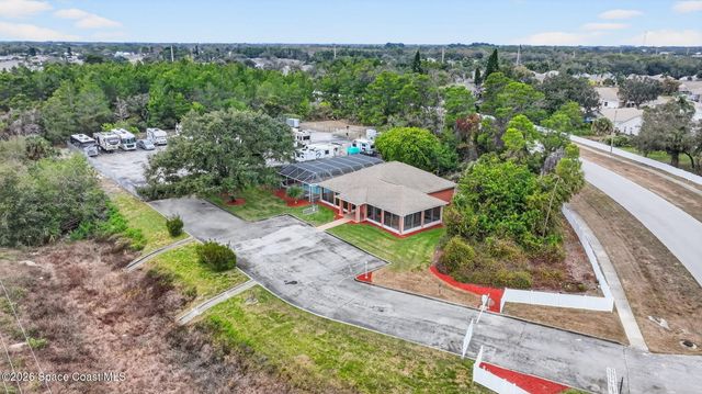 934 Pine Creek Circle NE, Palm Bay, FL 32905