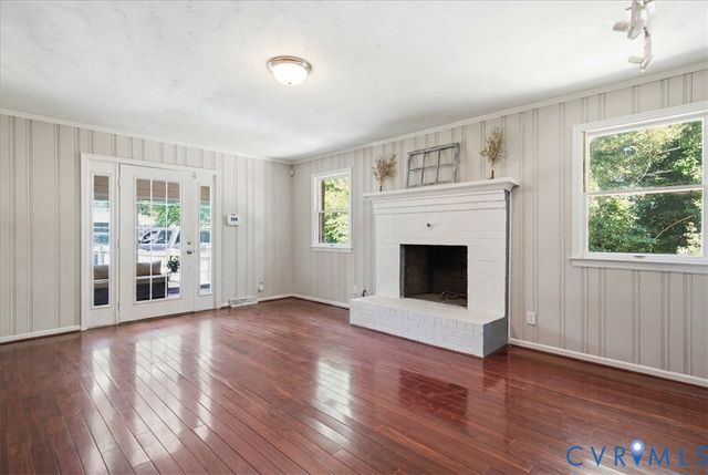 1315 Appomattox Dr, Colonial Heights, VA 23834