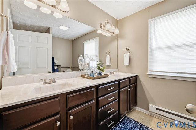 1315 Appomattox Dr, Colonial Heights, VA 23834